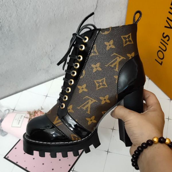 2019l high-heel zip short boots genuine leather lace up womens short boots luxury designer printed stripes short boots eur 35-41
2019l high-heel zip short boots genuine leather lace up womens short boots luxury designer printed stripes short boots eur 35-41