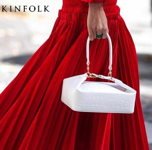 the est brand high-quality women's crocodile pattern handbag the most popular rectangular box bag mobile phone change mini shoulder bag
the est brand high-quality women's crocodile pattern handbag the most popular rectangular box bag mobile phone change mini shoulder bag