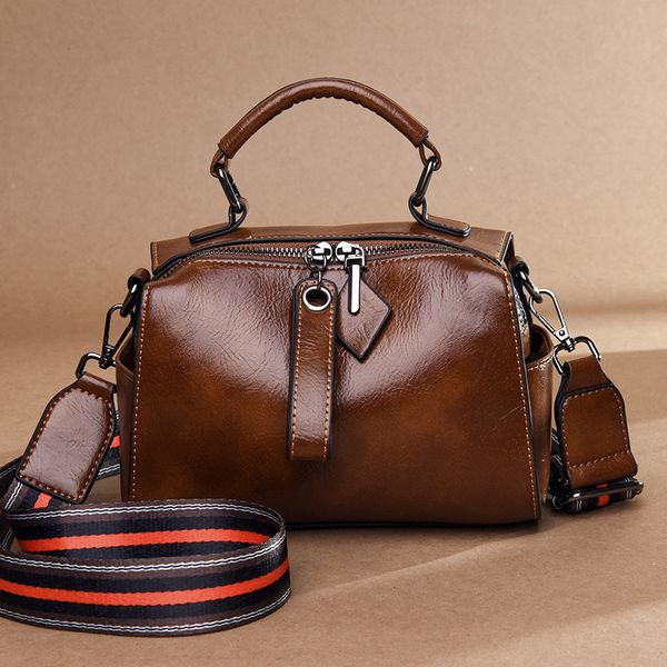 2020 new boston women's bag fashion oil wax leather diagonal shoulder bag korean retro women fashionable wild personality
2020 new boston women's bag fashion oil wax leather diagonal shoulder bag korean retro women fashionable wild personality