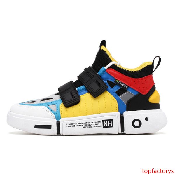 2020 fashion designer shoes triple s sneakers cool sole stitching wild sneakers three color men running outdoor shoes
2020 fashion designer shoes triple s sneakers cool sole stitching wild sneakers three color men running outdoor shoes