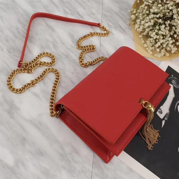 world tour women's ladies original leather imported calfskin plain chain tassel crossbody shoulder bag 20 * 17 * 6cm
world tour women's ladies original leather imported calfskin plain chain tassel crossbody shoulder bag 20 * 17 * 6cm