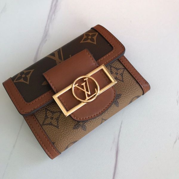 classic new lady's wallet high-end custom quality leather buckle inside the opening banknote position functional credit card bag, Red;black 
classic new lady's wallet high-end custom quality leather buckle inside the opening banknote position functional credit card bag, Red;black