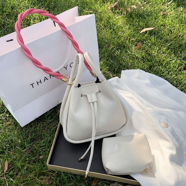 solid color pu leather shoulder bags for women 2020 simple handbags female fashion white black hand bag lady totes
solid color pu leather shoulder bags for women 2020 simple handbags female fashion white black hand bag lady totes