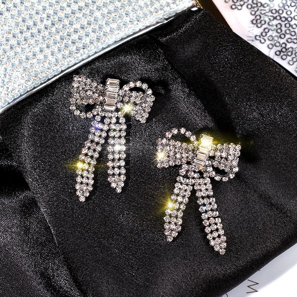 ustar shiny rhinestone bowknot drop earrings for women female gold silver crystal dangle earrings wedding party jewelry gifts
ustar shiny rhinestone bowknot drop earrings for women female gold silver crystal dangle earrings wedding party jewelry gifts