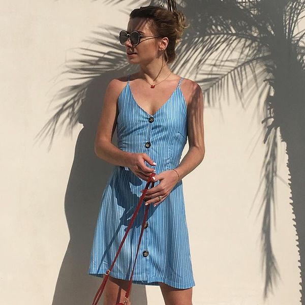 2019 beach dress women floral summer beachwear bohemian button backless lacing dress pareto a-line blue stripesl dress, Black;gray
2019 beach dress women floral summer beachwear bohemian button backless lacing dress pareto a-line blue stripesl dress, Black;gray