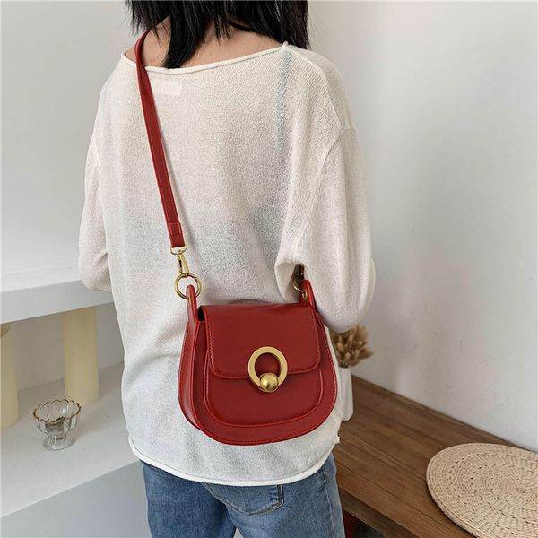 2020 new women's crossbody bag fashion trend multifunctional large capacity solid color ladies saddle bag
2020 new women's crossbody bag fashion trend multifunctional large capacity solid color ladies saddle bag