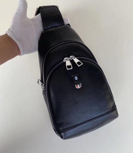 new 2020 fashion men designer luxury handbags purses black genuine leather chest pack crossbody bag boy brand shoulder mens bags 31x18x5.5cm
new 2020 fashion men designer luxury handbags purses black genuine leather chest pack crossbody bag boy brand shoulder mens bags 31x18x5.5cm