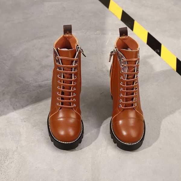 korean version of thick bottom with fashion wild martin boots female autumn and winter black nightclub patent leather super high heel boots
korean version of thick bottom with fashion wild martin boots female autumn and winter black nightclub patent leather super high heel boots