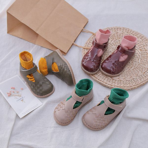 2020 spring autumn new hollow children' shoes woven princess genuine leather shoes vintage breathable kids fashion d06043, Black;grey
2020 spring autumn new hollow children' shoes woven princess genuine leather shoes vintage breathable kids fashion d06043, Black;grey