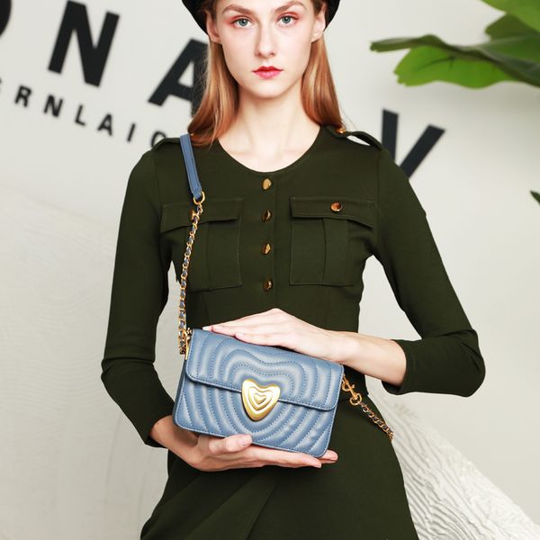 designer luxury handbags purses leather female niche design bag new fashion slanting saddle bag shoulder small square bag 1909
designer luxury handbags purses leather female niche design bag new fashion slanting saddle bag shoulder small square bag 1909