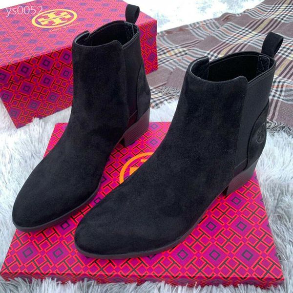 2019 autumn and winter new european station comfortable short women's boots fashion pointed thick heel soft leather short boot, Black
2019 autumn and winter new european station comfortable short women's boots fashion pointed thick heel soft leather short boot, Black