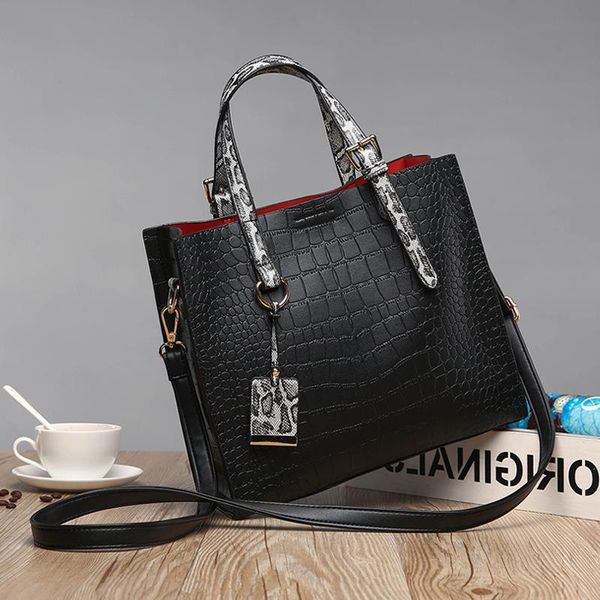 2019 new fashion women designer handbags purses tote clutch shoulder bag crossbody messenger shoulder bags good quality shopping bags
2019 new fashion women designer handbags purses tote clutch shoulder bag crossbody messenger shoulder bags good quality shopping bags