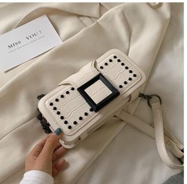 2020 fashion new small bag texture messenger designer female bag wild buckle rivet chain shoulder messenger bag
2020 fashion new small bag texture messenger designer female bag wild buckle rivet chain shoulder messenger bag