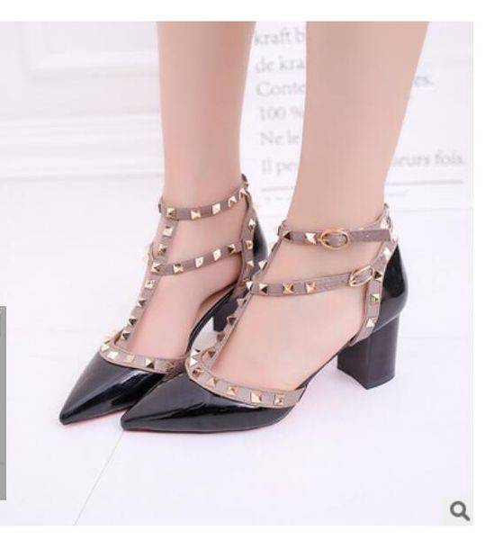 sell brand new autumn pointy patent leather rivet buckle sandals with a wide heel, medium heel and 6cm all-purpose comfy dress shoes, Black
sell brand new autumn pointy patent leather rivet buckle sandals with a wide heel, medium heel and 6cm all-purpose comfy dress shoes, Black