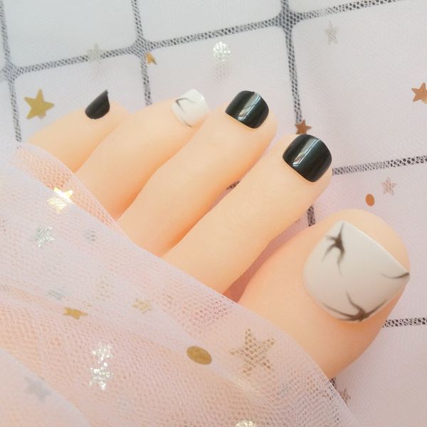 24 pcs short fake nails for toe gradient artificial false toe nails black white toenails press on toenails t052, Red;gold
24 pcs short fake nails for toe gradient artificial false toe nails black white toenails press on toenails t052, Red;gold