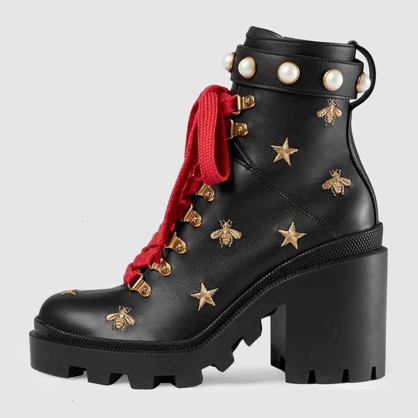 2019 designer boots luxury women shoes size 36-41 embroidered leather star women shoes woman fashion leather short autumn winter ankle k19, Black
2019 designer boots luxury women shoes size 36-41 embroidered leather star women shoes woman fashion leather short autumn winter ankle k19, Black