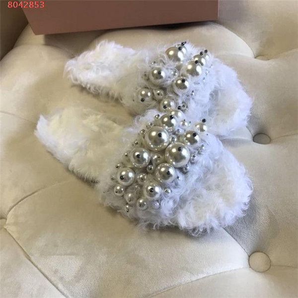 nter plush slippers ,pearl inlaid soft comfortable flat slippers for ladies essential home items with box, Black 
nter plush slippers ,pearl inlaid soft comfortable flat slippers for ladies essential home items with box, Black