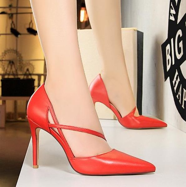 pu leather office lady pumps thin heel fashion solid colors pointed toe 9.5cm high-heeled lady party banquet single shoes 830-1, Black
pu leather office lady pumps thin heel fashion solid colors pointed toe 9.5cm high-heeled lady party banquet single shoes 830-1, Black