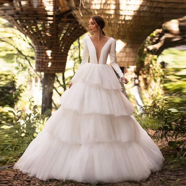 2019 robe de mariee white satin wedding gowns long sleeve cake boho bride dress sweep train v neck country vestido de noiva, Black;gray
2019 robe de mariee white satin wedding gowns long sleeve cake boho bride dress sweep train v neck country vestido de noiva, Black;gray
