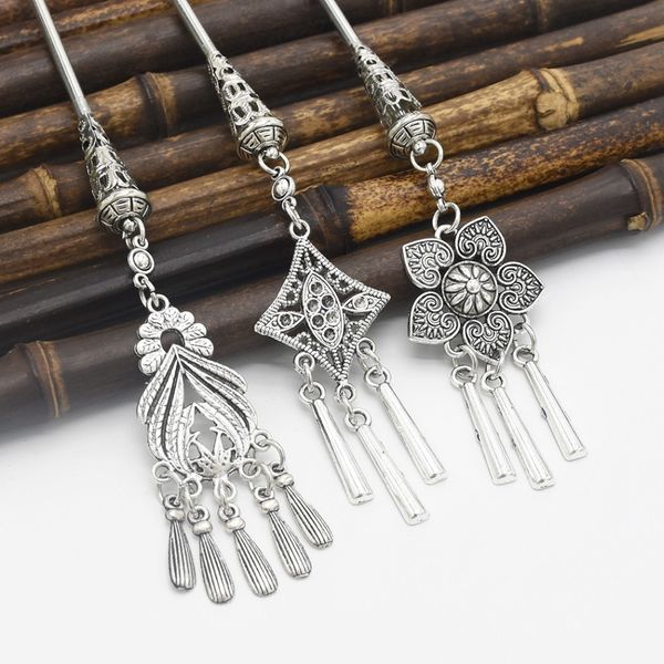 antique 3 styles vintage silver china ethnic hair sticks carved flower pendant tassel for women unique jewelry hair accessories, Golden;white
antique 3 styles vintage silver china ethnic hair sticks carved flower pendant tassel for women unique jewelry hair accessories, Golden;white