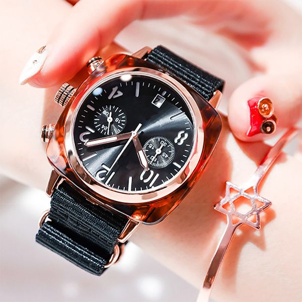maxi wholesale simple fashion retro design canvas strap fashion watch large dial quartz watch the same style as instagram influncer's, Slivery;brown
maxi wholesale simple fashion retro design canvas strap fashion watch large dial quartz watch the same style as instagram influncer's, Slivery;brown