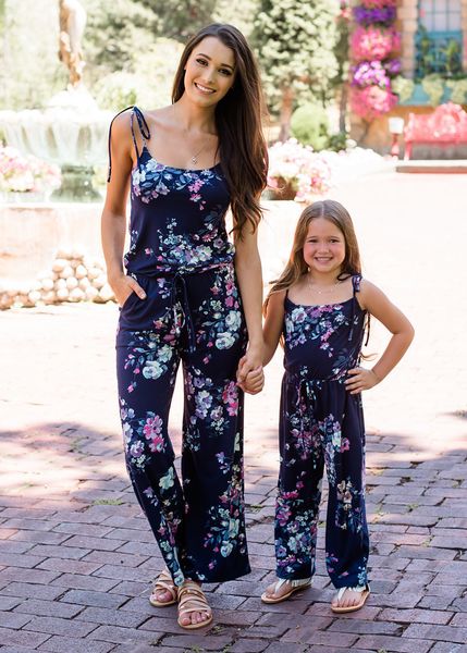 summer girls floral jumpsuit fashion flower printed bow lace-up mother baby daughter matching romper family matching onesie y2208, Blue
summer girls floral jumpsuit fashion flower printed bow lace-up mother baby daughter matching romper family matching onesie y2208, Blue