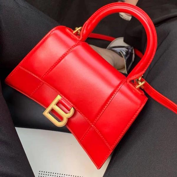leather golden big b bag for women celebrity same paragraph big b crescent bag messenger for ladies
leather golden big b bag for women celebrity same paragraph big b crescent bag messenger for ladies