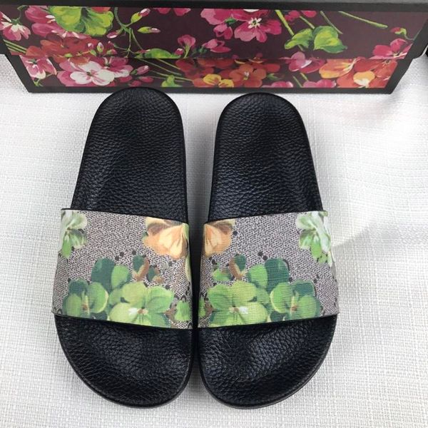 2019 designer rubber new floral brocade mens fashion slippers red white gear bottoms flip flops womens slides casual flats slipper cs0100, Black
2019 designer rubber new floral brocade mens fashion slippers red white gear bottoms flip flops womens slides casual flats slipper cs0100, Black