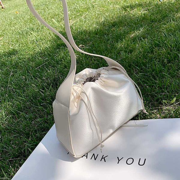 drawstring solid color bucket bag 2020 new style fashion pearly lustre pu leather women's portable shoulder/crossbody bag
drawstring solid color bucket bag 2020 new style fashion pearly lustre pu leather women's portable shoulder/crossbody bag