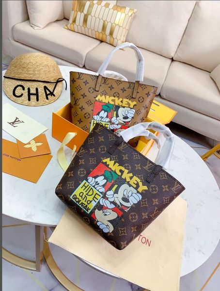 2020 fashion ladies new casual designer leather cartoon large capacity bag handbag messenger bag backpack
2020 fashion ladies new casual designer leather cartoon large capacity bag handbag messenger bag backpack