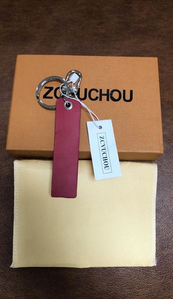 2019 new business keychain red leather zinc alloy key chain car key ring horseshoe buckle luxury gifts customized with box dust bag, Red;blue 
2019 new business keychain red leather zinc alloy key chain car key ring horseshoe buckle luxury gifts customized with box dust bag, Red;blue