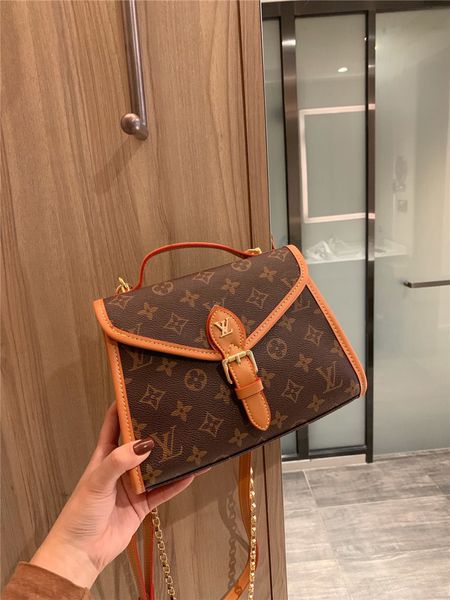 2019ss new arrival luxury messager bag men women shoulder bags fashion crossbody casual bags backpack bag b1015172t
2019ss new arrival luxury messager bag men women shoulder bags fashion crossbody casual bags backpack bag b1015172t
