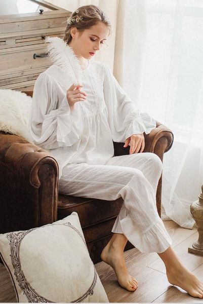 2019 women elegant white home wear ruffle hollow out lace sleepwear bow two piece solid pajama sets, Blue;gray
2019 women elegant white home wear ruffle hollow out lace sleepwear bow two piece solid pajama sets, Blue;gray