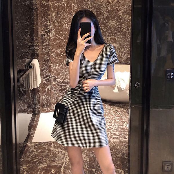 2020 short french hong kong style v-neck waist short skirt plaid skirt slim temperament small plaid dress female summer, Black
2020 short french hong kong style v-neck waist short skirt plaid skirt slim temperament small plaid dress female summer, Black