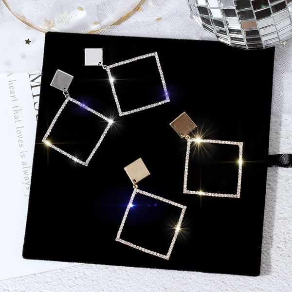 мода геометрическая кристалл падение серьги золото серебро цвет ромб rhinestone серьги для женщин партии ювелирных изделий подарка, Silver
мода геометрическая кристалл падение серьги золото серебро цвет ромб rhinestone серьги для женщин партии ювелирных изделий подарка, Silver