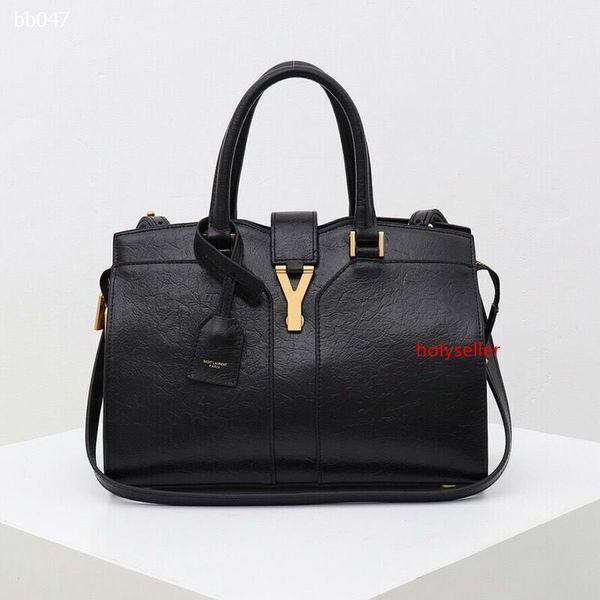 personality tibetan leather passenger women s baotou layer cowhide handmade retro shoulder portable messenger bag size 30x22x15cm
personality tibetan leather passenger women s baotou layer cowhide handmade retro shoulder portable messenger bag size 30x22x15cm