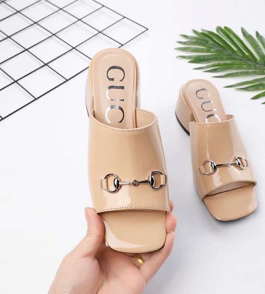 2019 summer new fashion women's sandals genuine leather 5cm heels elegant slippers 
2019 summer new fashion women's sandals genuine leather 5cm heels elegant slippers