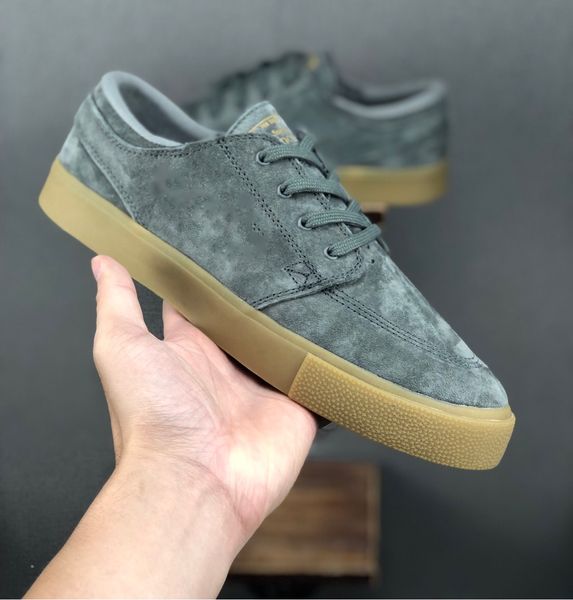 2020 casual shoes sb stefan janoski zoom rm triple s skateboard sneakers sports mens trainers retro designer plate-forme sneake, White;red
2020 casual shoes sb stefan janoski zoom rm triple s skateboard sneakers sports mens trainers retro designer plate-forme sneake, White;red