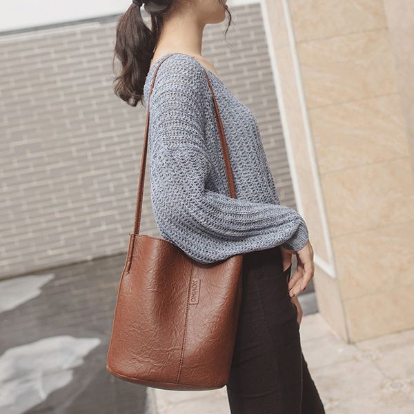2018 winter luxury new ladies retro bucket bags large capacity handbags wild fashion shoulder bag lightweight diagonal bags
2018 winter luxury new ladies retro bucket bags large capacity handbags wild fashion shoulder bag lightweight diagonal bags