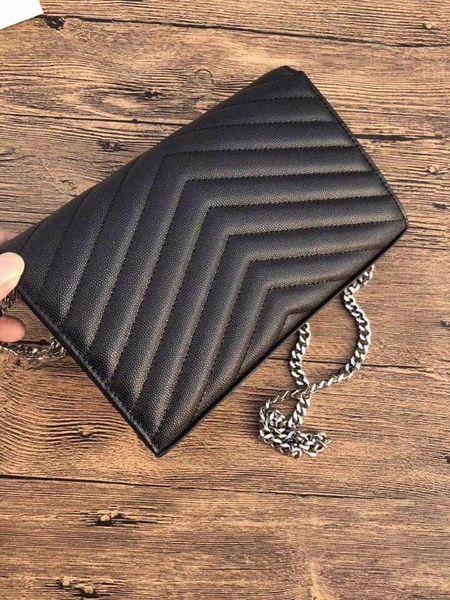 fashion luxury designer handbags purse v flap bag chain shoulder bag caviar genuine leather quilted tote bag clutch handbag
fashion luxury designer handbags purse v flap bag chain shoulder bag caviar genuine leather quilted tote bag clutch handbag