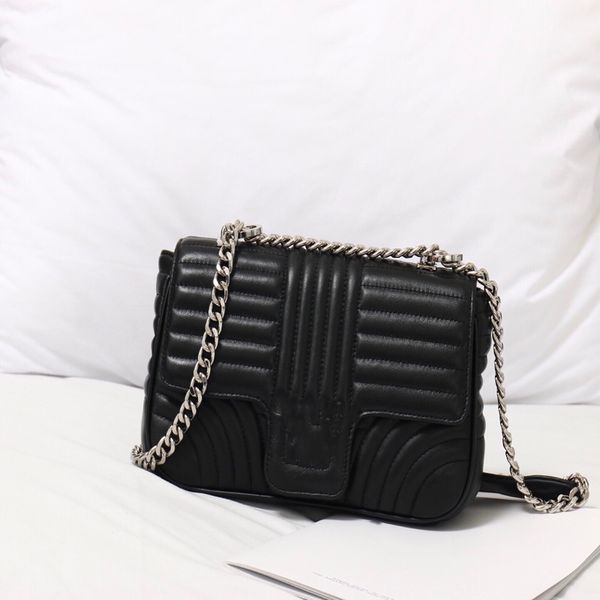 designer handbags fashion classic bags plain stripes letter chains lady bag aluminum alloy iron lian clamshell magnetic buckle design purse
designer handbags fashion classic bags plain stripes letter chains lady bag aluminum alloy iron lian clamshell magnetic buckle design purse