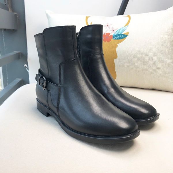 handsome martin boots for winter boots women elegant leather fashion wild women boots original packaging size 35-40
handsome martin boots for winter boots women elegant leather fashion wild women boots original packaging size 35-40