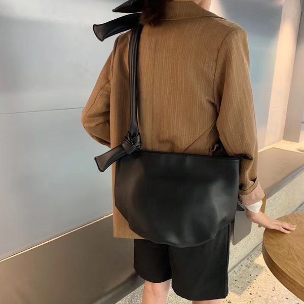 дизайнер 2019 мода роскошные сумки конструктора женщин solid color bow bucket packet плеча crossbody коммуникатор тотализаторов сумка
дизайнер 2019 мода роскошные сумки конструктора женщин solid color bow bucket packet плеча crossbody коммуникатор тотализаторов сумка