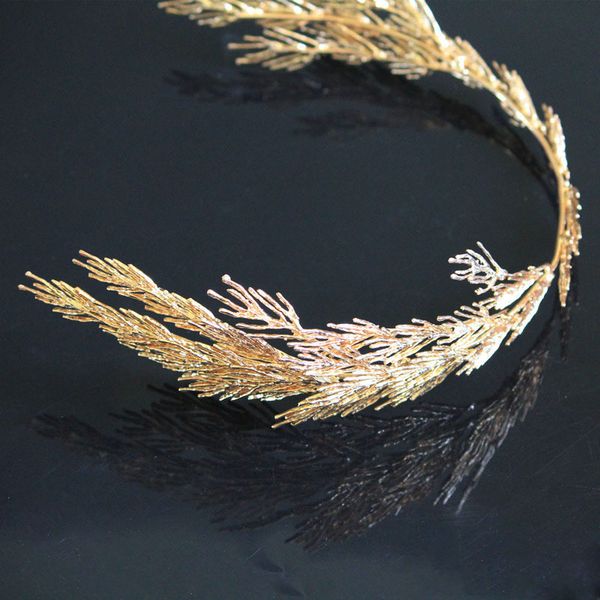 vintage queen crown wedding leaf alloy hair accessories diadem crown women party headwear, Golden;white
vintage queen crown wedding leaf alloy hair accessories diadem crown women party headwear, Golden;white