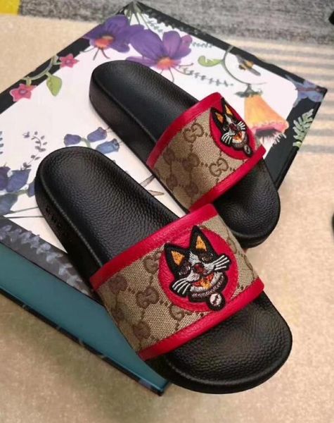 2019 big size 35-45 strawberry red black rubber slide slippers green red white stripe fashion design men women with box classicflat
2019 big size 35-45 strawberry red black rubber slide slippers green red white stripe fashion design men women with box classicflat
