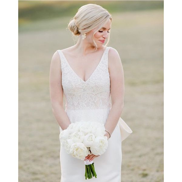 lace ivory wedding dresses gowns v neck tank sheath bridal wedding gowns backless with bow women country wedding wear, White
lace ivory wedding dresses gowns v neck tank sheath bridal wedding gowns backless with bow women country wedding wear, White
