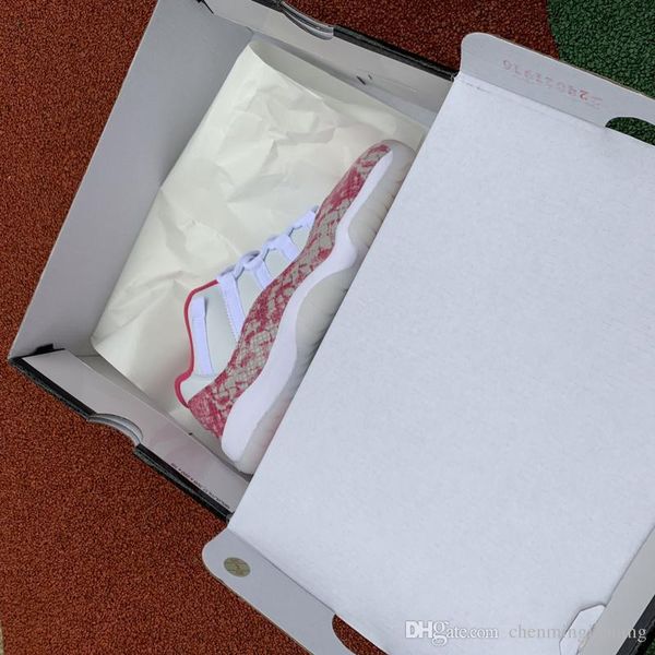 11 low wmns pink snakeskin basketball shoes for men women 11s real carbon fiber classic athletic sports sneakers with box
11 low wmns pink snakeskin basketball shoes for men women 11s real carbon fiber classic athletic sports sneakers with box