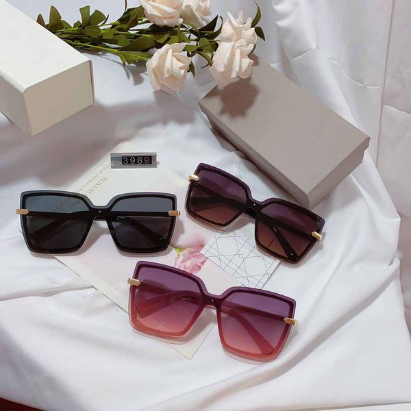 2020 ladies retro polarized sunglasses frame gold plated sun glasses fashion eyewear women sunglasses with box 3989, White;black
2020 ladies retro polarized sunglasses frame gold plated sun glasses fashion eyewear women sunglasses with box 3989, White;black