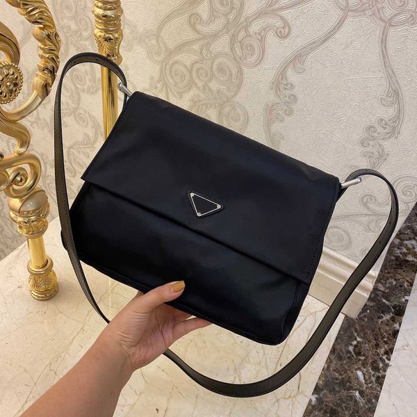 ts треугольник металл символ crossbody сумка мужская женская сумка плеча рубанок обильный black street fashion casual сумки кошельки tsysbb4
ts треугольник металл символ crossbody сумка мужская женская сумка плеча рубанок обильный black street fashion casual сумки кошельки tsysbb4