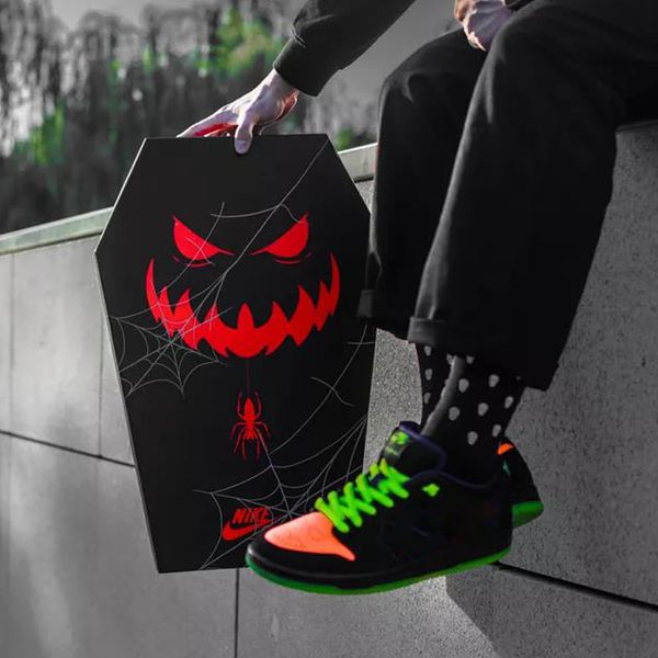 2020 halloween running shoes men sb dunk low night of mischief black total orange court purple volt sports skateboard sneakers 36-45, White;red
2020 halloween running shoes men sb dunk low night of mischief black total orange court purple volt sports skateboard sneakers 36-45, White;red